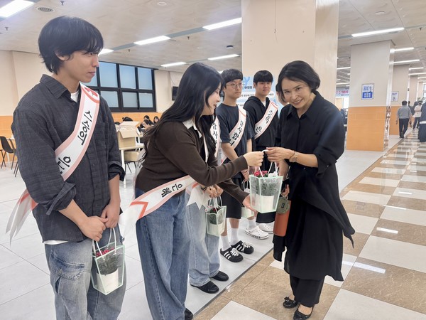백석문화대 총학생회, 스승의 날 맞아 교수·교직원에게 감사의 마음 전달 대표이미지